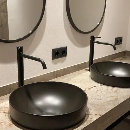 Luxury Arnaria *